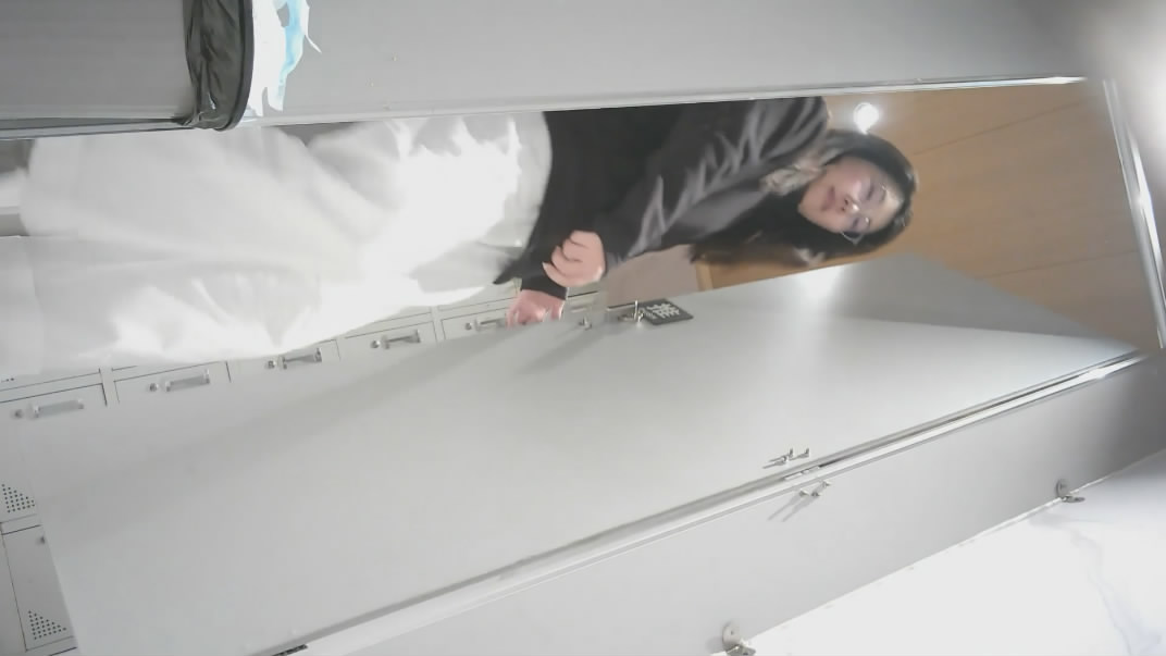 最新流出高校女厕高清后拍美女如云吊带短裤长靴美女性感美臀嫩穴