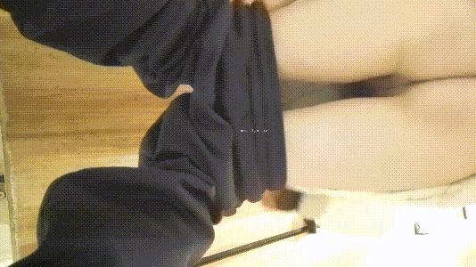 商场女厕连拍3位美女最后一位还是一个极品嫩鲍鱼